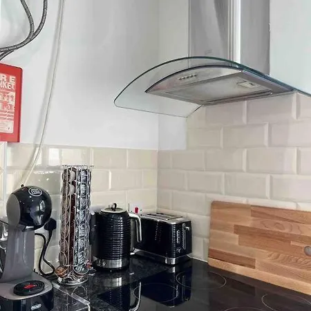 Fully Equipped 2 Bed Flat On Old Compton St! Apartamento Londres Exterior foto